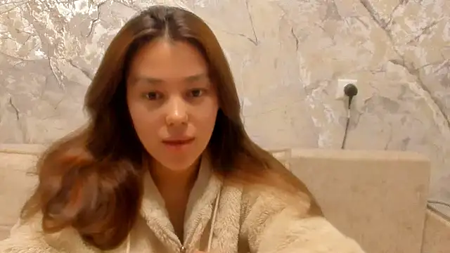 Snapshot of LunaXmii chatting on 21, 4, 2026 LunaXmii online show from 21, 4, 2026