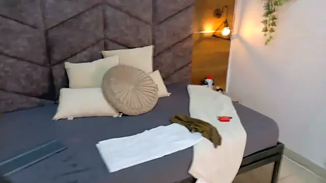 JaylaScott   online show from 3, 11, 2025