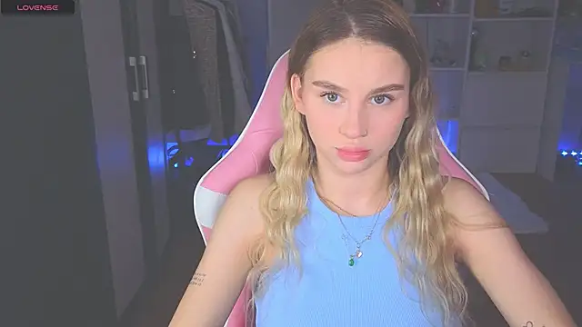 Snapshot of doll_barbieee chatting on 19, 6, 2026 doll barbieee online show from 19, 6, 2026