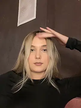 Snapshot of Alisa_Rise chatting on 4, 10, 2025 Alisa Rise online show from 4, 10, 2025