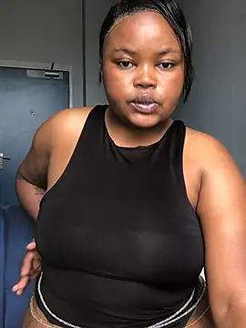 Snapshot of Curveysinaa chatting on 5, 5, 2026 Curveysinaa online show from 5, 5, 2026