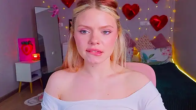 Snapshot of Red__Candy chatting on 13, 3, 2026 Red Candy online show from 13, 3, 2026