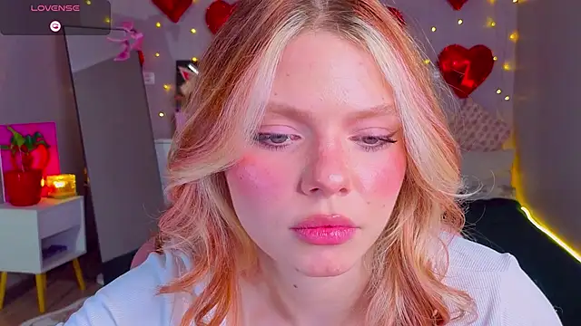 Snapshot of Red__Candy chatting on 27, 3, 2026 Red Candy online show from 27, 3, 2026