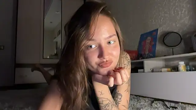 Snapshot of milkyWeyy chatting on 10, 10, 2025 milkyWeyy online show from 10, 10, 2025