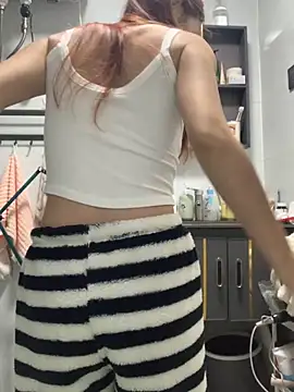 Snapshot of Aimeil chatting on 11, 11, 2025 Aimeil online show from 11, 11, 2025