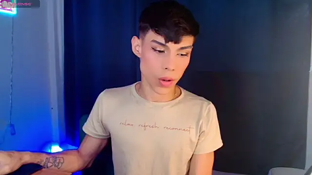 Snapshot of femboykeene chatting on 22, 4, 2026 femboykeene online show from 22, 4, 2026