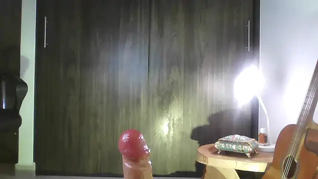 Snapshot of Liloo8923 chatting on 11, 4, 2026 Liloo8923 online show from 11, 4, 2026