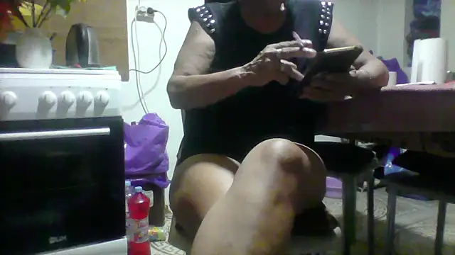 Snapshot of Ely_Elenita chatting on 13, 9, 2025 Ely Elenita online show from 13, 9, 2025