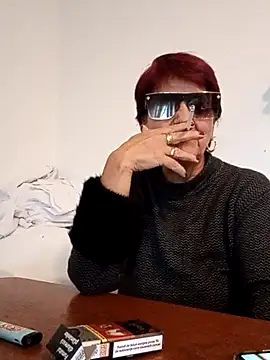 Snapshot of Ely_Elenita chatting on 2, 12, 2025 Ely Elenita online show from 2, 12, 2025