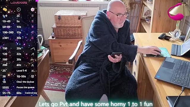 Snapshot of Adamdaddybear chatting on 20, 4, 2026 Adamdaddybear online show from 20, 4, 2026