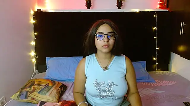 Snapshot of Miapeyton chatting on 28, 1, 2025 Miapeyton online show from 28, 1, 2025