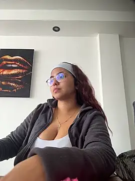 Snapshot of Miapeyton chatting on 18, 11, 2025 Miapeyton online show from 18, 11, 2025