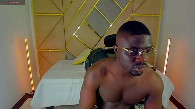 Latrellx7 online show from 4, 12, 2025