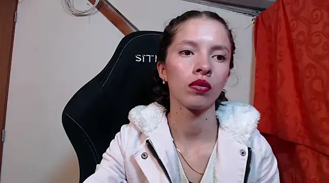 sweetdam12 online show from 3, 3, 2025