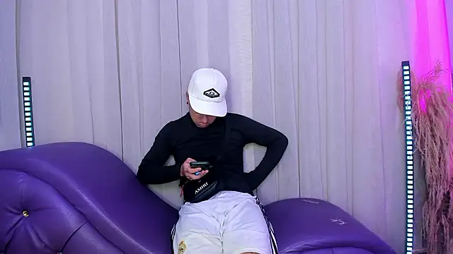 Yourslust  online show from 8, 2, 2026