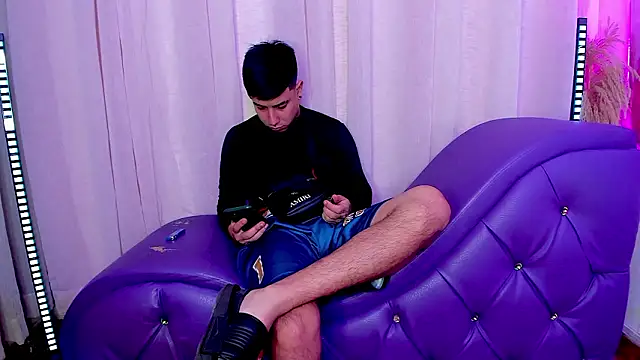 Yourslust  online show from 19, 2, 2026