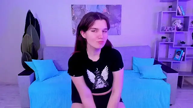 Snapshot of BonneyLove chatting on 4, 12, 2024 BonneyLove online show from 4, 12, 2024