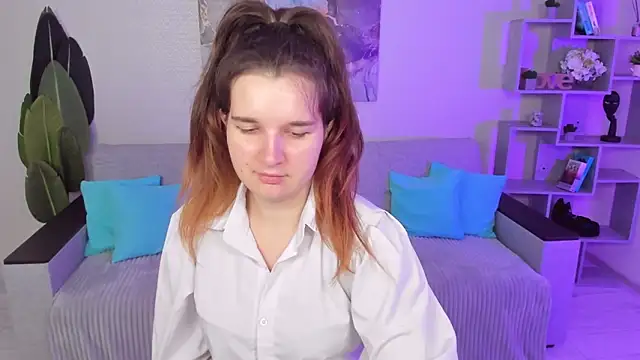 Snapshot of BonneyLove chatting on 11, 9, 2025 BonneyLove online show from 11, 9, 2025