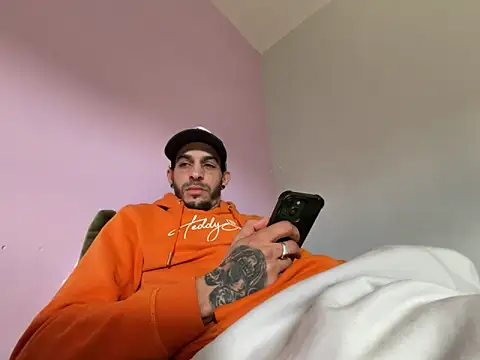 Snapshot of Rebeu313 chatting on 10, 3, 2026 Rebeu313 online show from 10, 3, 2026