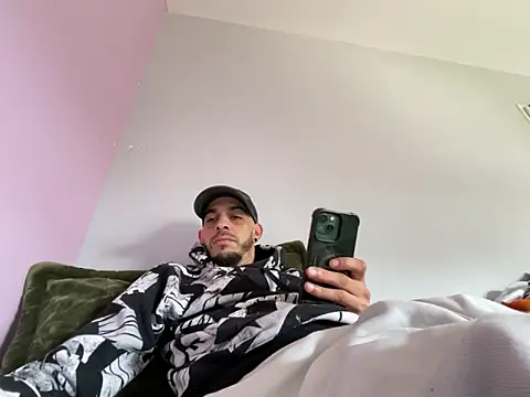 Snapshot of Rebeu313 chatting on 11, 3, 2026 Rebeu313 online show from 11, 3, 2026