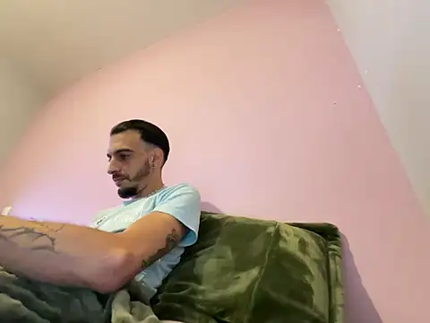 Snapshot of Rebeu313 chatting on 18, 3, 2026 Rebeu313 online show from 18, 3, 2026