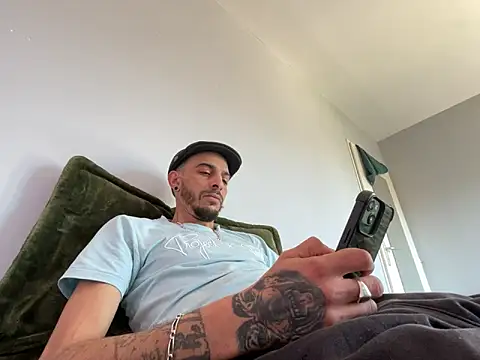 Snapshot of Rebeu313 chatting on 21, 3, 2026 Rebeu313 online show from 21, 3, 2026