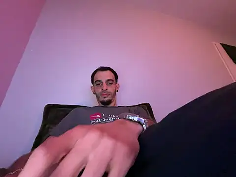 Snapshot of Rebeu313 chatting on 22, 3, 2026 Rebeu313 online show from 22, 3, 2026