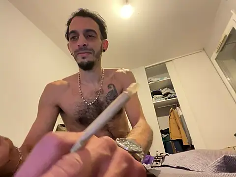 Snapshot of Rebeu313 chatting on 4, 4, 2026 Rebeu313 online show from 4, 4, 2026