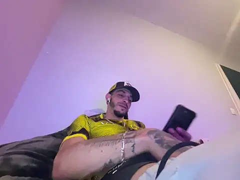 Snapshot of Rebeu313 chatting on 25, 4, 2026 Rebeu313 online show from 25, 4, 2026