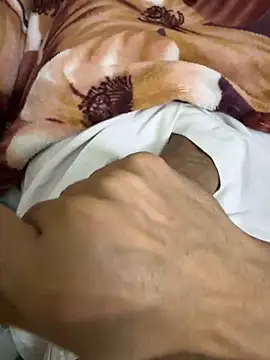 Snapshot of hamed-697 chatting on 13, 1, 2025 hamed-697 online show from 13, 1, 2025