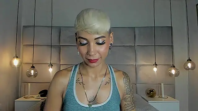 MiaMorgan  online show from 8, 2, 2025