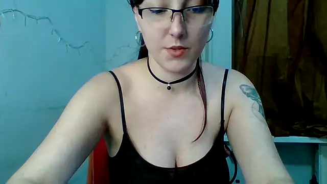 MiaStika online show from 24, 2, 2025