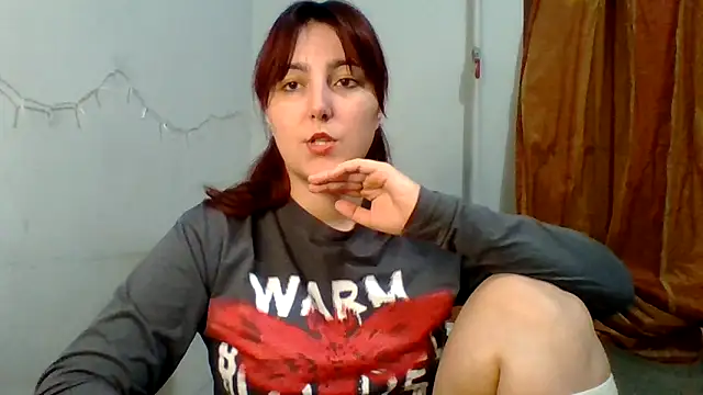 MiaStika online show from 4, 10, 2025