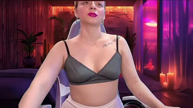 Snapshot of Dolce--Mia---Bianchi__07 chatting on 10, 1, 2025 Dolce--Mia---Bianchi 07 online show from 10, 1, 2025