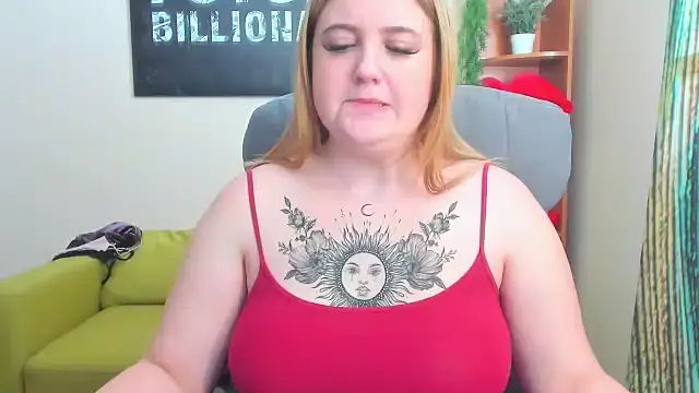 Snapshot of Doliss chatting on 8, 3, 2025 Doliss online show from 8, 3, 2025