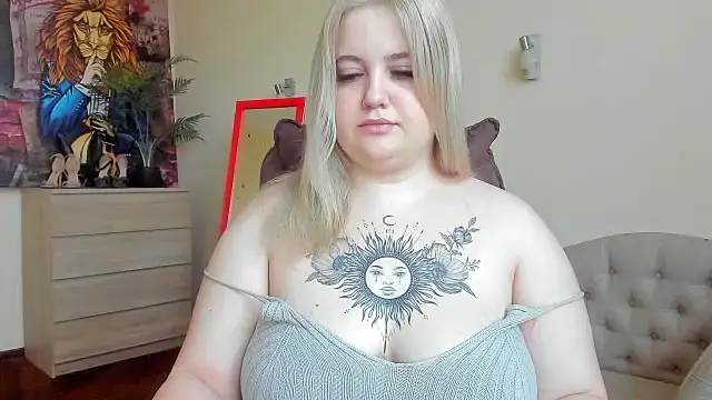 Snapshot of Doliss chatting on 7, 10, 2025 Doliss online show from 7, 10, 2025