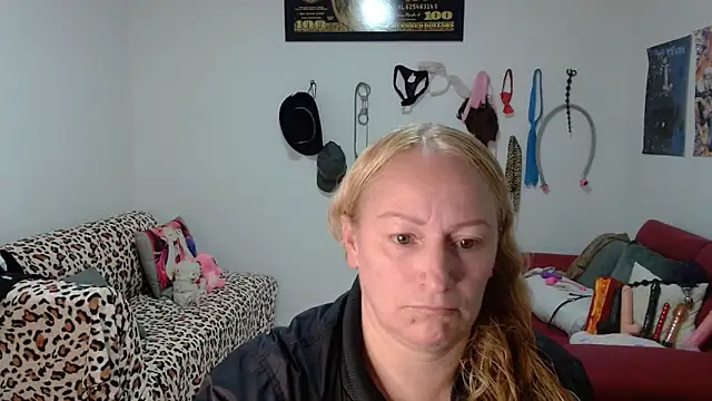 emperabigbootybigass online show from 25, 3, 2026