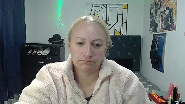 Snapshot of emperabigbootybigass chatting on 21, 4, 2026 emperabigbootybigass online show from 21, 4, 2026