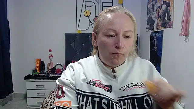 Snapshot of emperabigbootybigass chatting on 20, 5, 2026 emperabigbootybigass online show from 20, 5, 2026