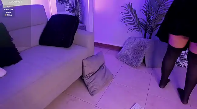 Snapshot of Manu_Velez chatting on 17, 12, 2024 Manu Velez online show from 17, 12, 2024