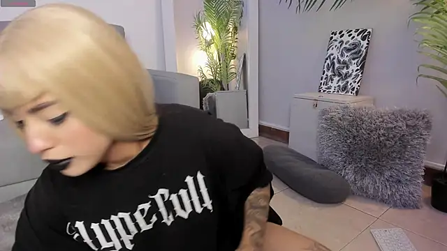 Snapshot of Manu_Velez chatting on 24, 1, 2025 Manu Velez online show from 24, 1, 2025