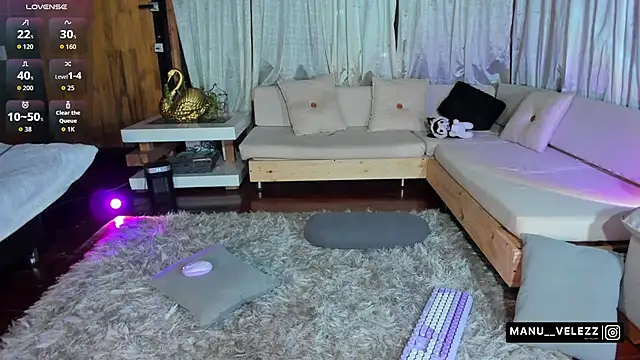 Snapshot of Manu_Velez chatting on 12, 9, 2025 Manu Velez online show from 12, 9, 2025