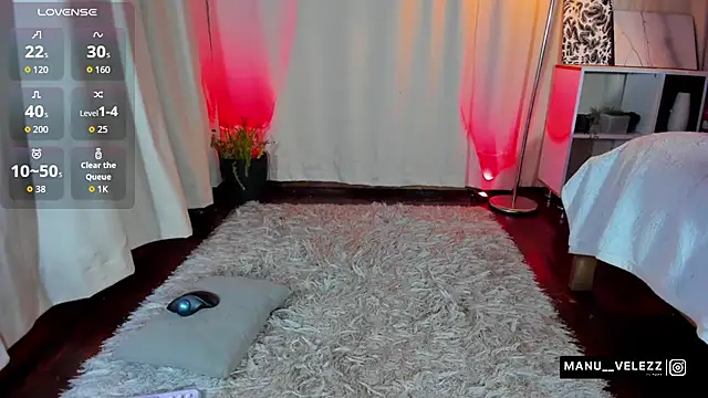 Snapshot of Manu_Velez chatting on 28, 10, 2025 Manu Velez online show from 28, 10, 2025