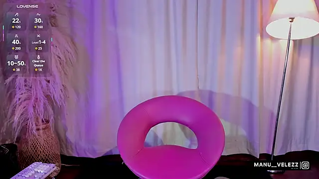 Snapshot of Manu_Velez chatting on 15, 4, 2026 Manu Velez online show from 15, 4, 2026