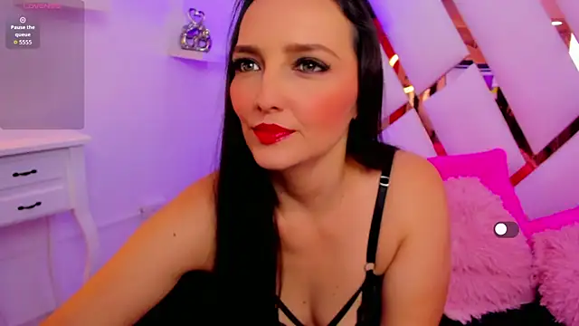 Snapshot of samy__milf chatting on 11, 10, 2025 samy milf online show from 11, 10, 2025