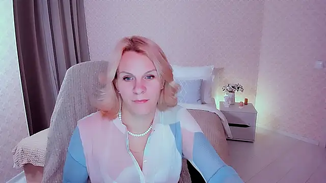 Louisa Bay online show from 14, 12, 2024