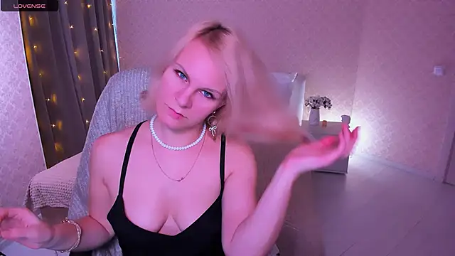 Louisa Bay online show from 24, 1, 2025