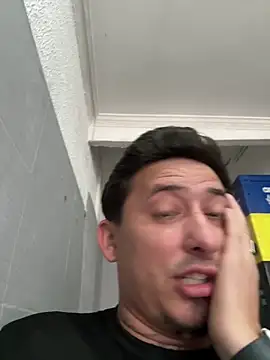 Snapshot of Farias8837 chatting on 29, 10, 2025 Farias8837 online show from 29, 10, 2025