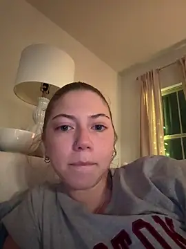 emilycoco online show from 19, 4, 2026