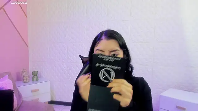 Violetaa diazz online show from 16, 2, 2026